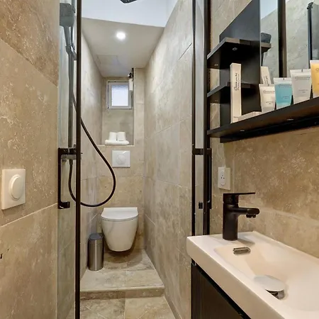 674 Square Mozart - Superb Studio In *